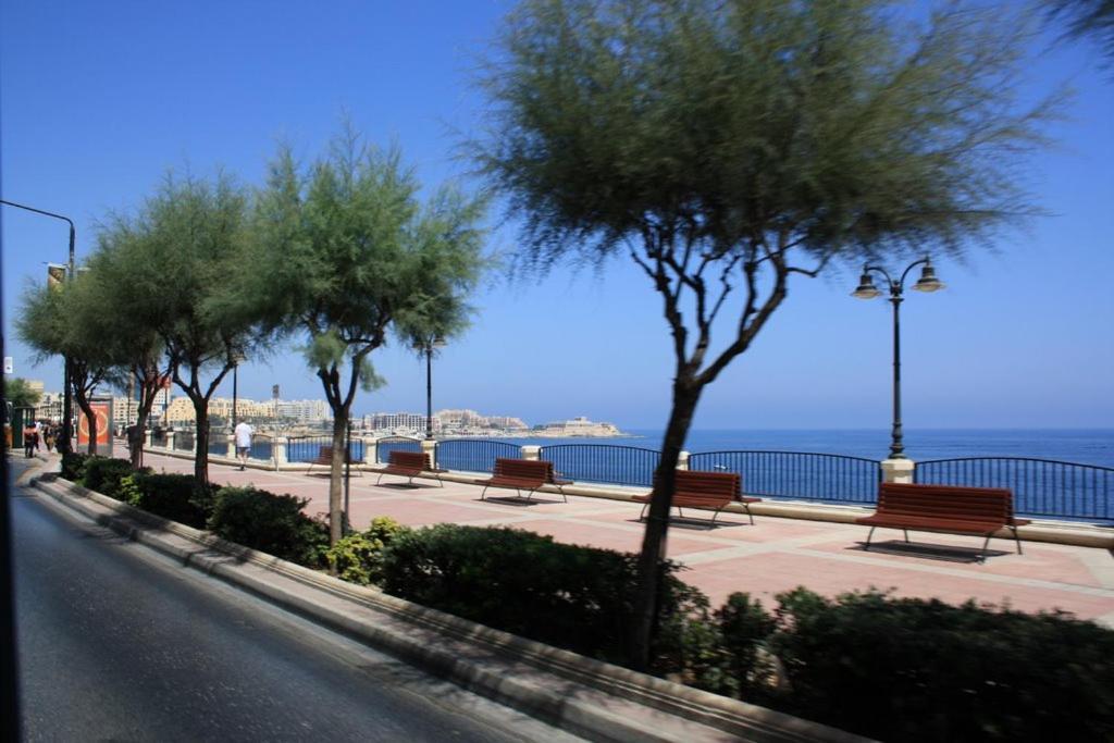 Perfect Location Idyllic 2Br Apartment Sliema Buitenkant foto